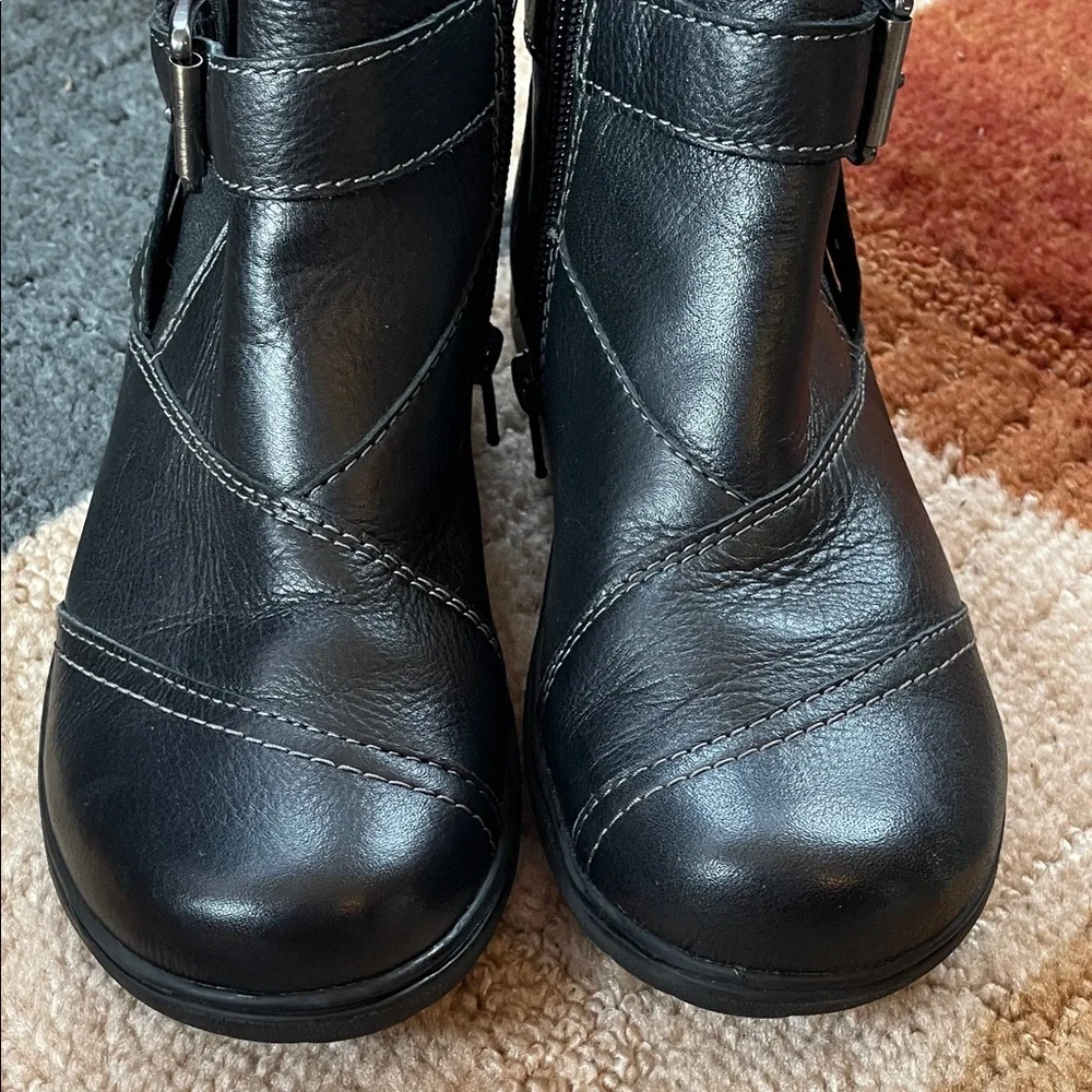 Clarks Collection Ultimate Comfort Women’s Black Side-Zip Booties - Picture 13 of 14